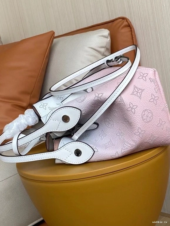 WIS PM VUITTON HINA LOUIS 0818